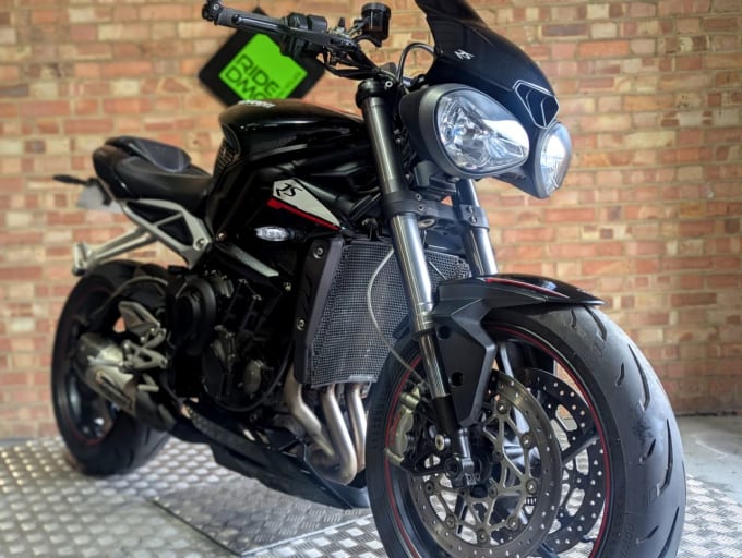 2025 Triumph Street Triple Rs