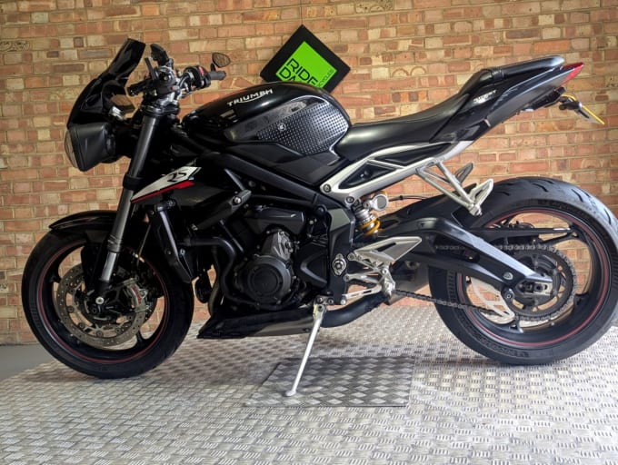 2025 Triumph Street Triple Rs