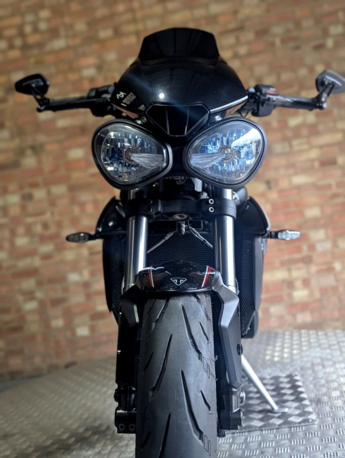 2025 Triumph Street Triple Rs