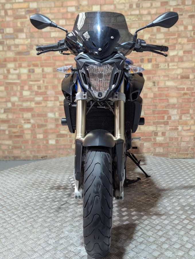2025 BMW F 800 R