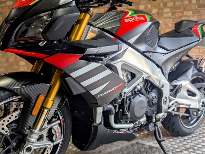 2025 Aprilia Tuono 1100 V4