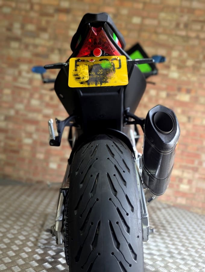 2025 Aprilia Tuono 1100 V4