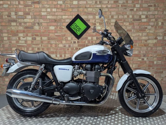 2025 Triumph Bonneville 865