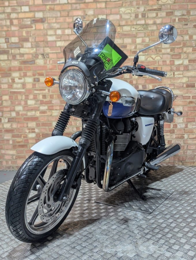 2025 Triumph Bonneville 865
