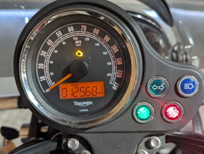 2025 Triumph Bonneville 865