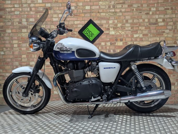 2025 Triumph Bonneville 865