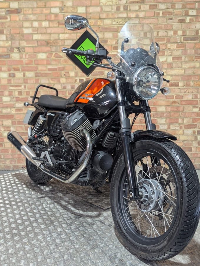 2025 Moto Guzzi V7