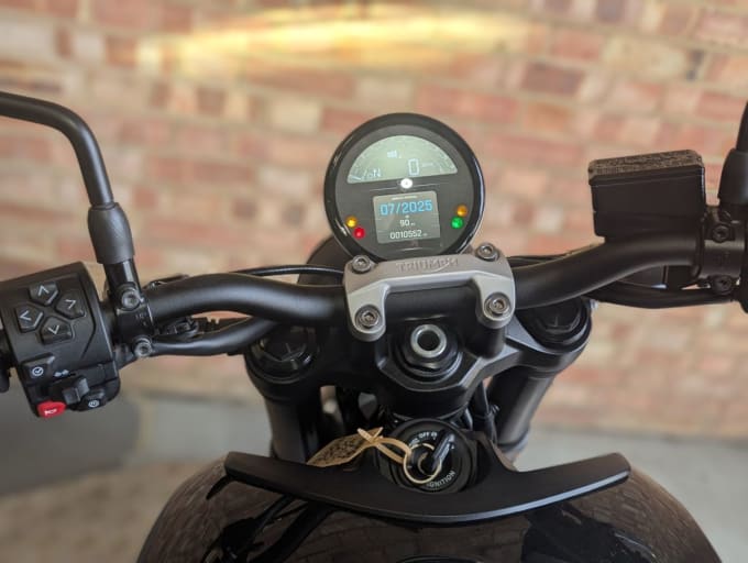 2025 Triumph Trident 660