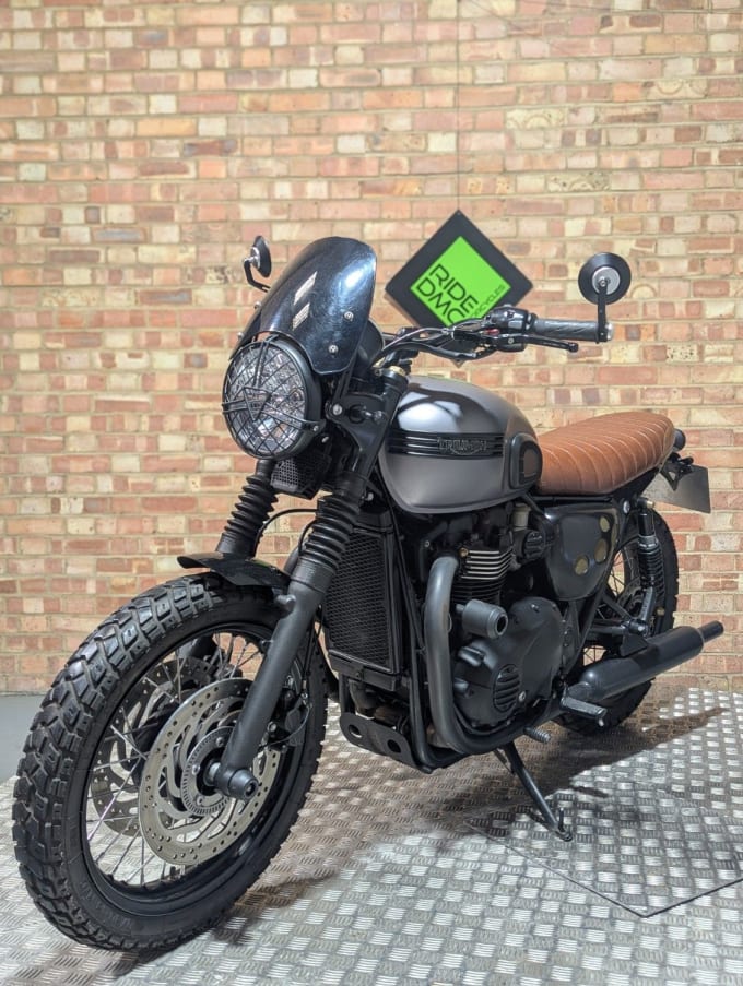 2025 Triumph Bonneville T120