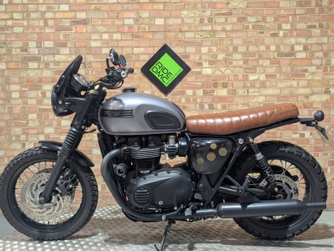 2025 Triumph Bonneville T120
