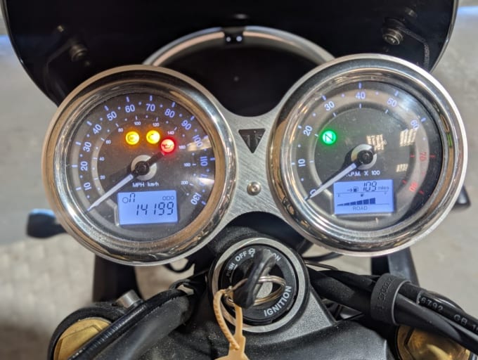 2025 Triumph Bonneville T120
