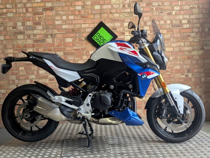 2025 BMW F900r