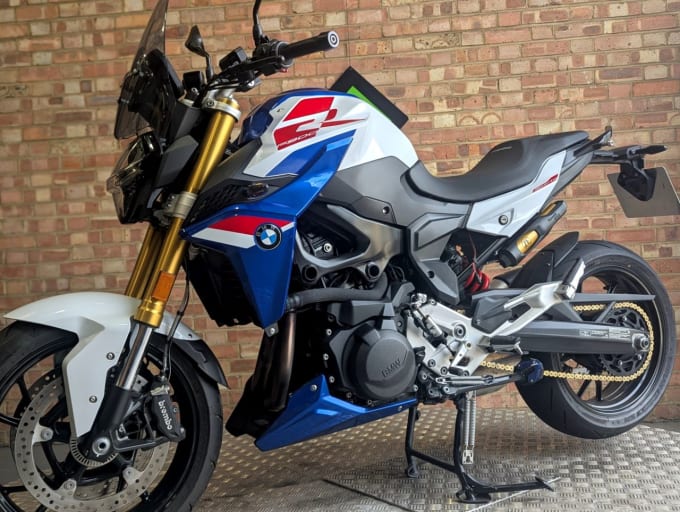 2025 BMW F900r
