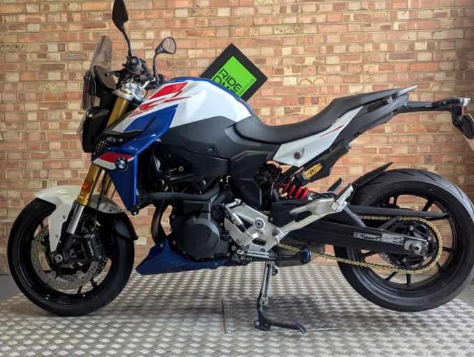 2025 BMW F900r