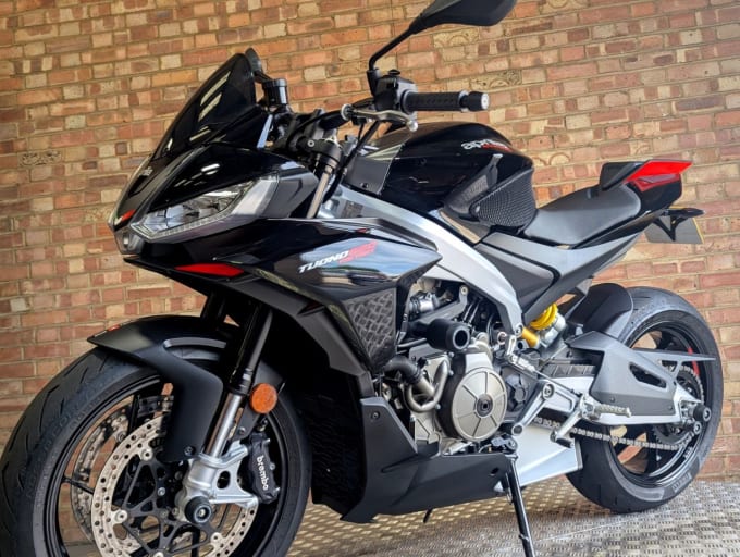 2025 Aprilia Tuono 660