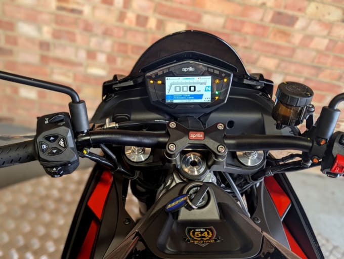 2025 Aprilia Tuono 660