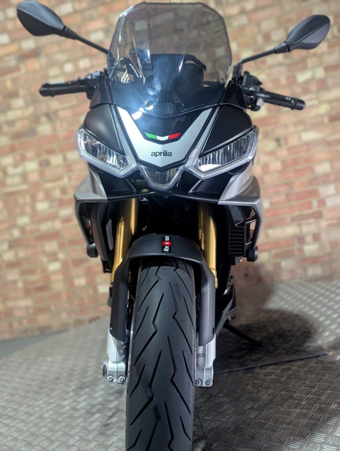 2025 Aprilia Tuono 1100 V4