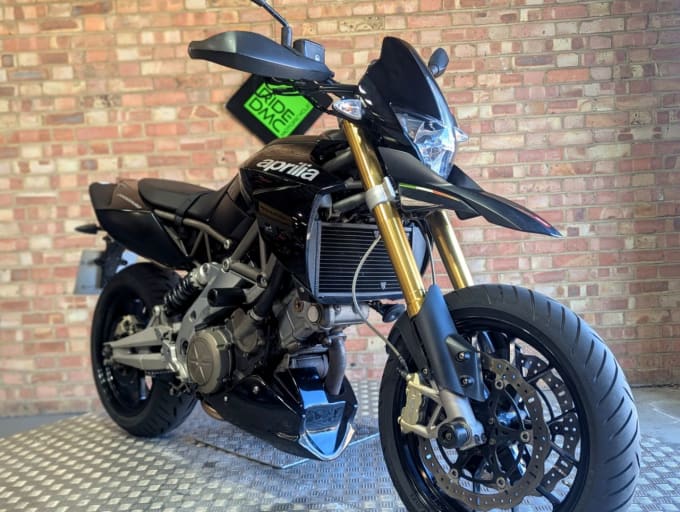 2025 Aprilia Dorsoduro 750