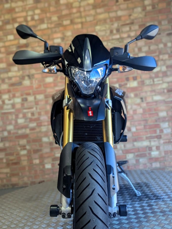 2025 Aprilia Dorsoduro 750