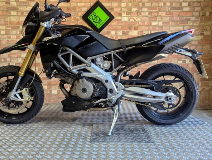 2025 Aprilia Dorsoduro 750