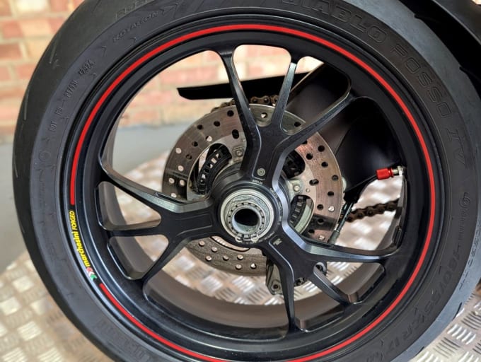 2025 Ducati Hypermotard 950