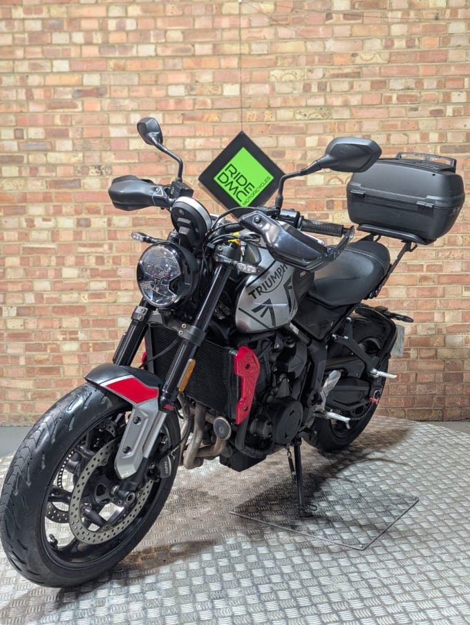 2025 Triumph Trident 660