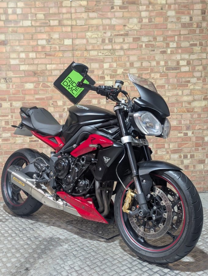 2025 Triumph Street Triple 675