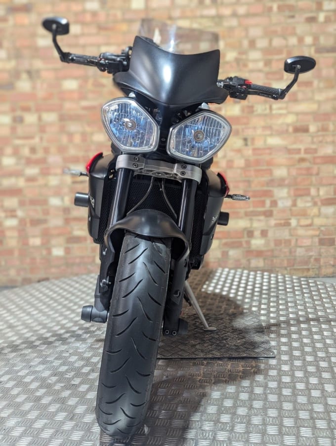 2025 Triumph Street Triple 675