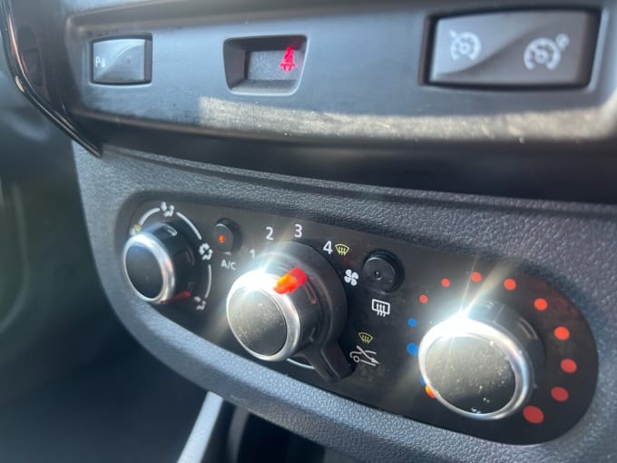 2025 Dacia Duster