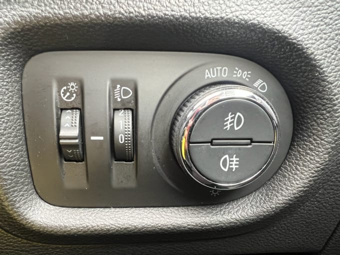 2025 Vauxhall Astra