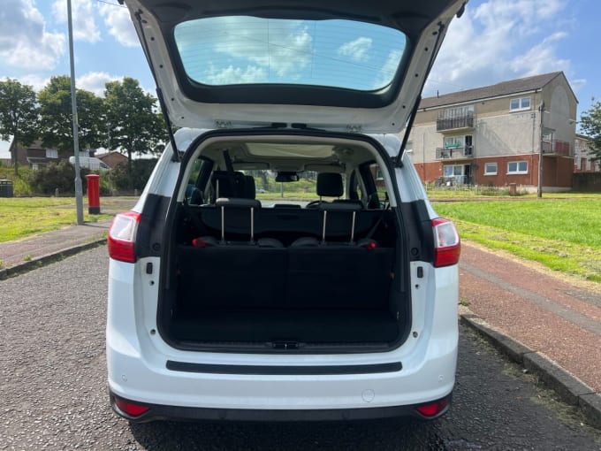 2025 Ford Grand C-max