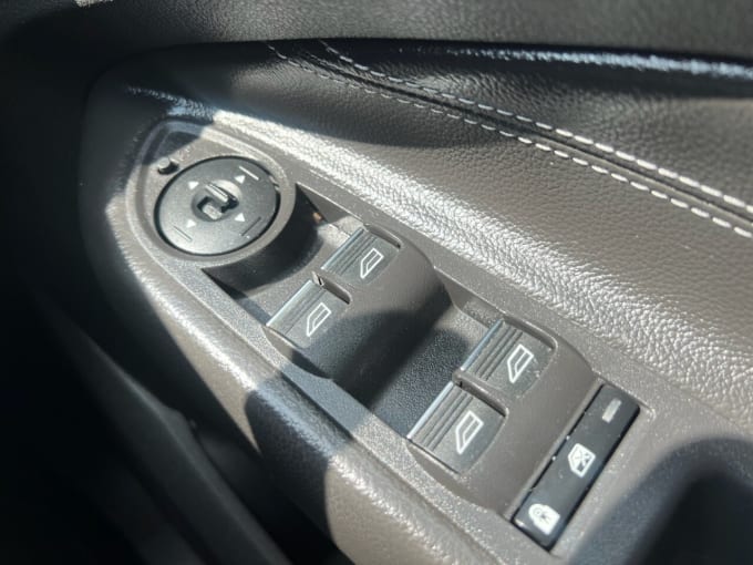 2025 Ford Grand C-max