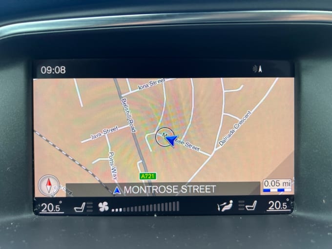 2025 Volvo V40