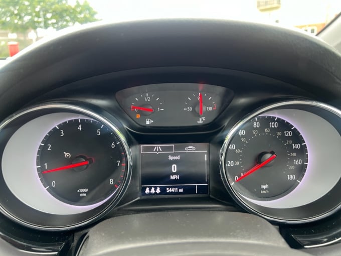 2025 Vauxhall Astra
