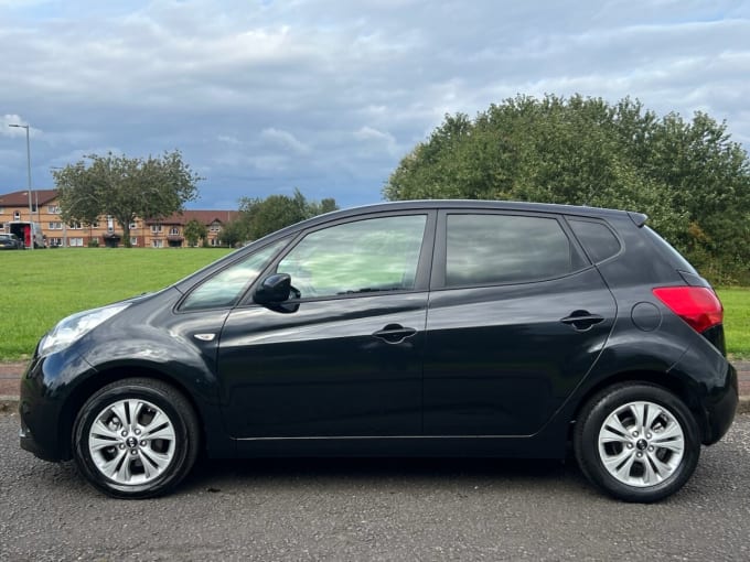 2025 Kia Venga