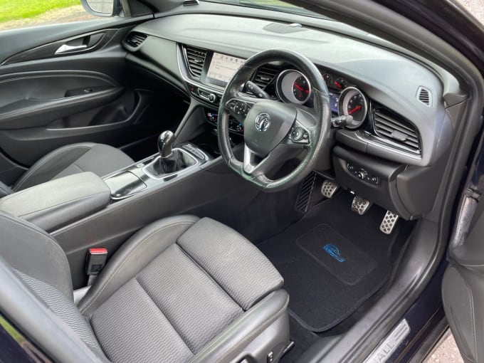 2025 Vauxhall Insignia