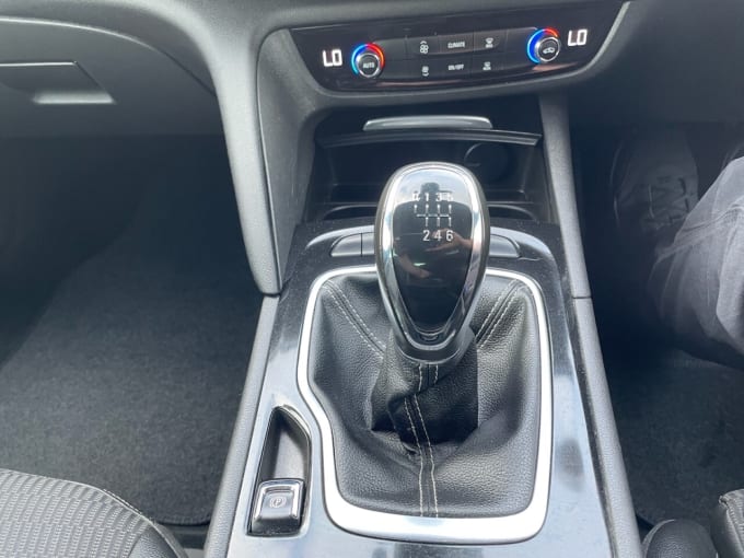 2025 Vauxhall Insignia