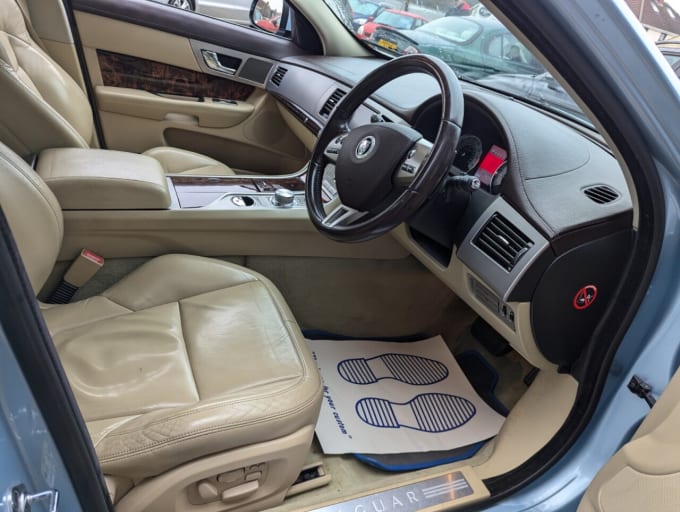 2011 Jaguar Xf