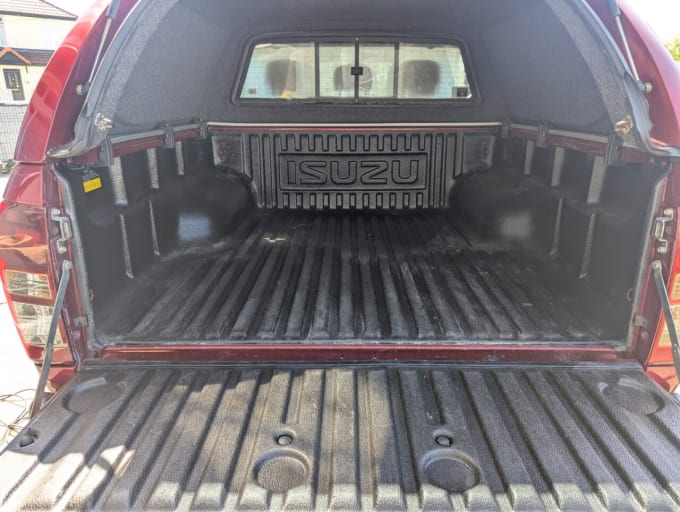 2025 Isuzu D-max