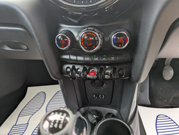 2025 Mini Hatch