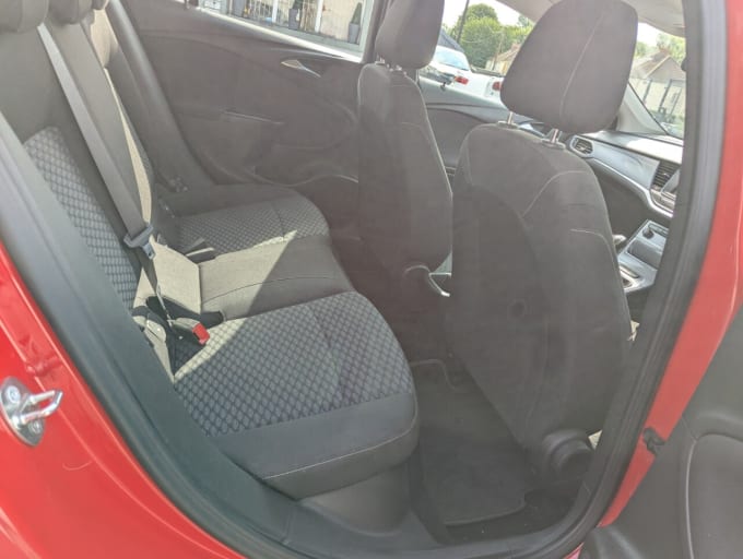2025 Vauxhall Astra