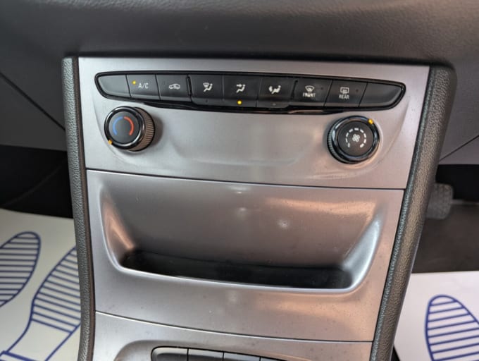 2025 Vauxhall Astra