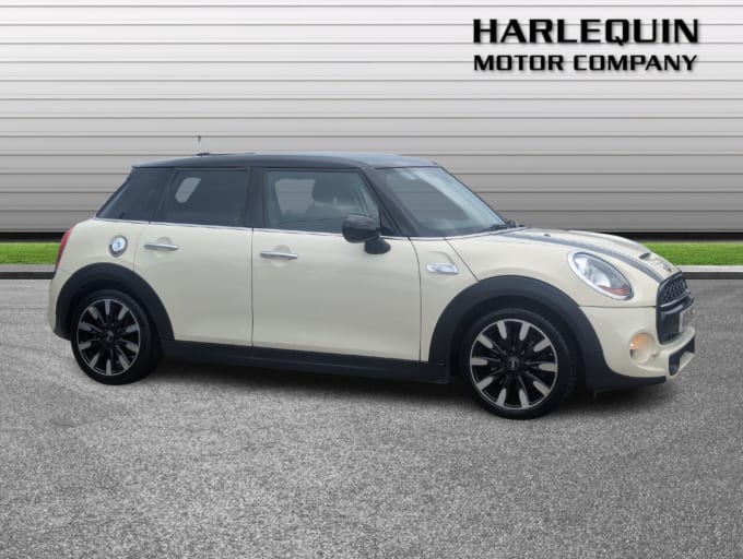 2025 Mini Hatch