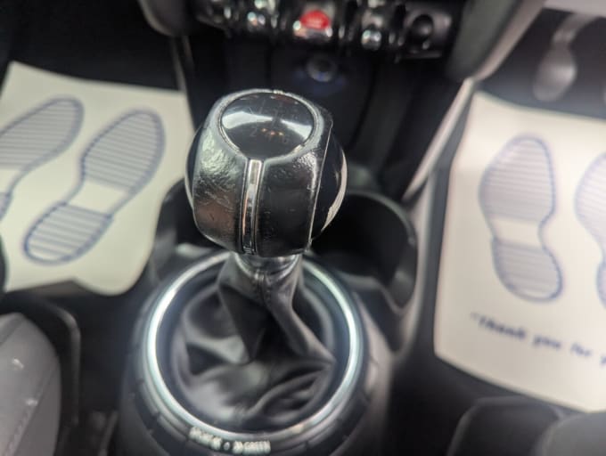 2025 Mini Hatch