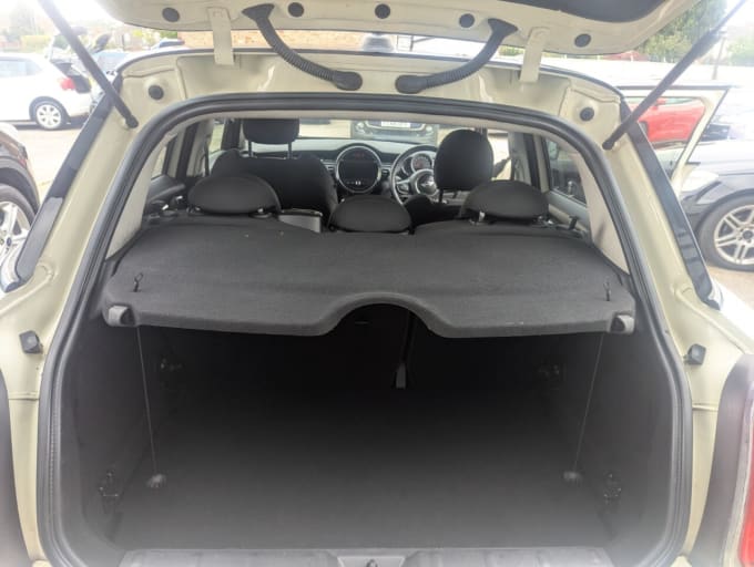 2025 Mini Hatch