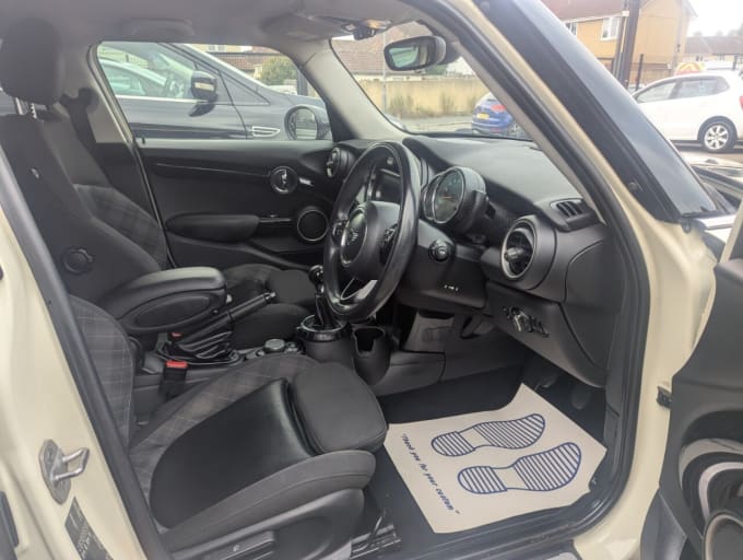 2025 Mini Hatch
