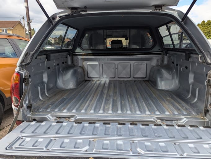 2025 Mitsubishi L200