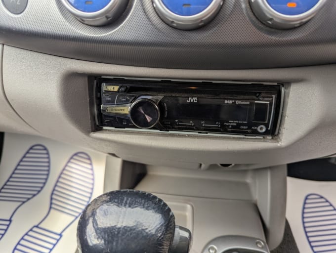 2025 Mitsubishi L200