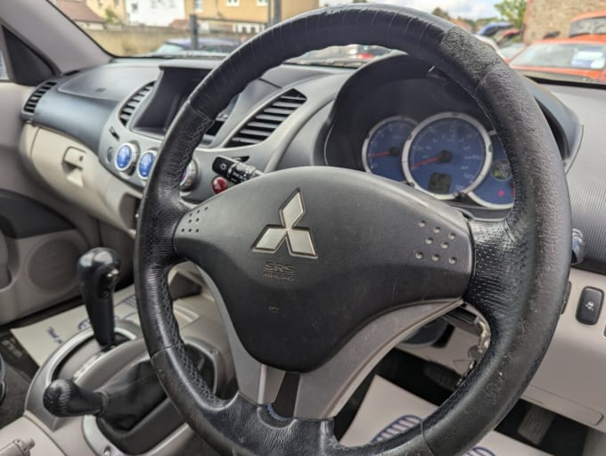2025 Mitsubishi L200