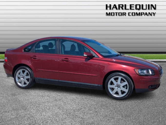 2025 Volvo S40